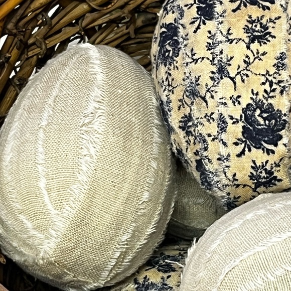6 large primitive Easter eggs fabric blue floral tan farmhouse decor tier tray - Picture 9 of 10